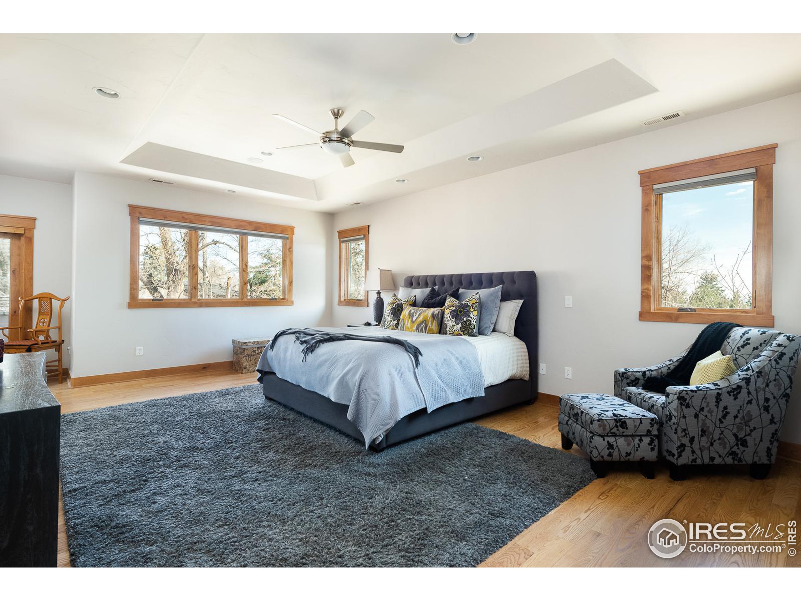 1401 Mariposa Ave