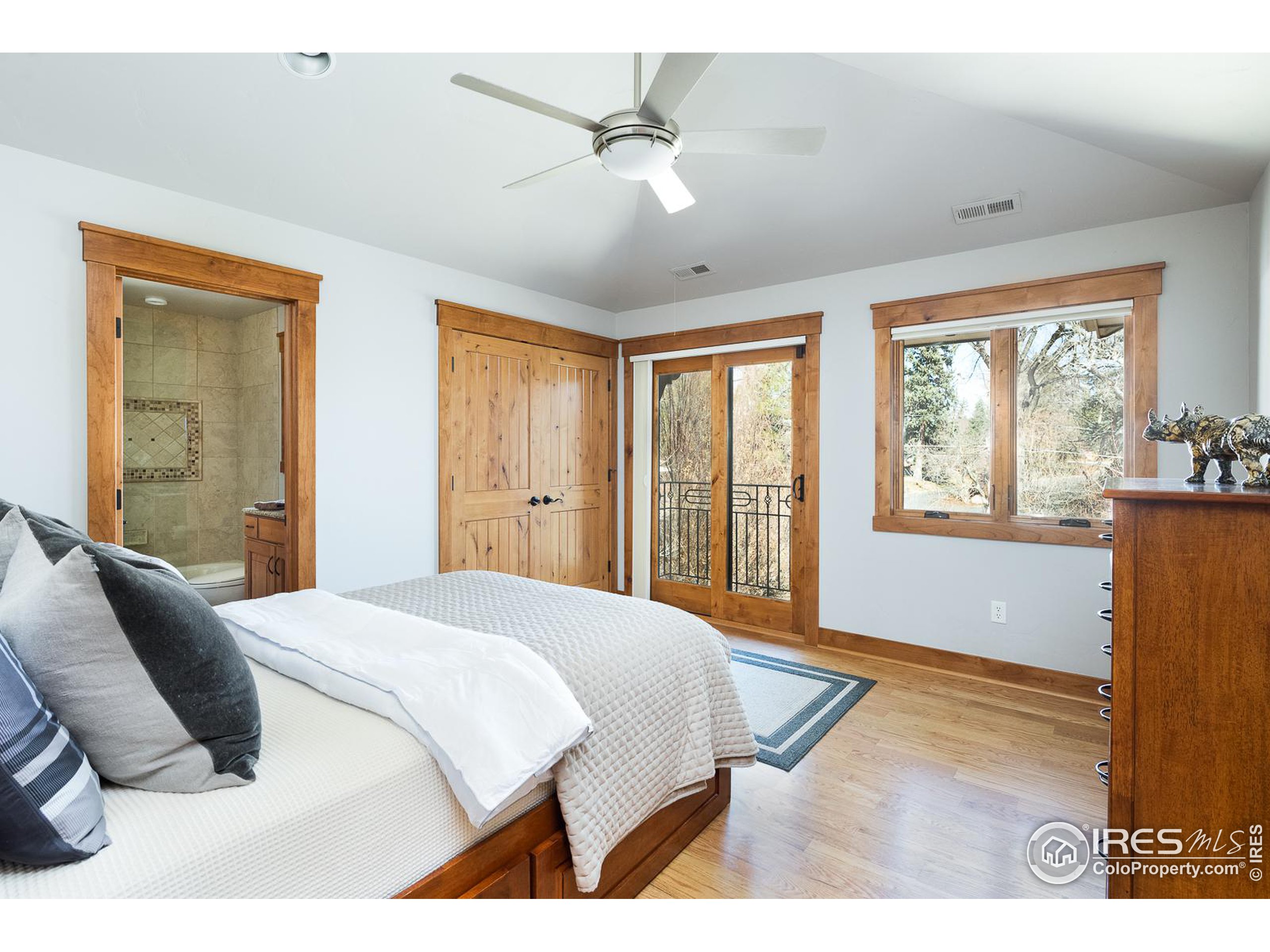 1401 Mariposa Ave