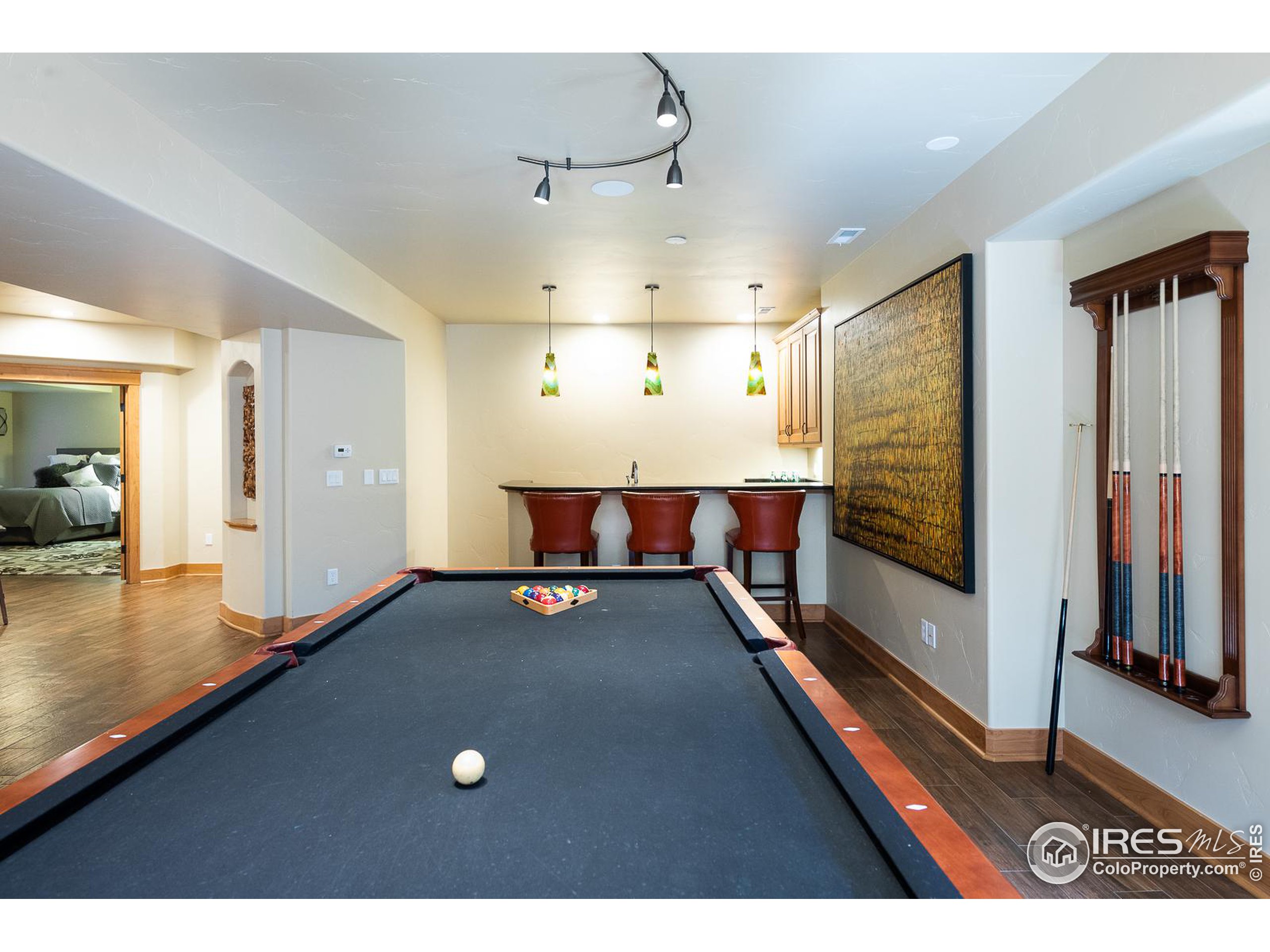 1401 Mariposa Ave