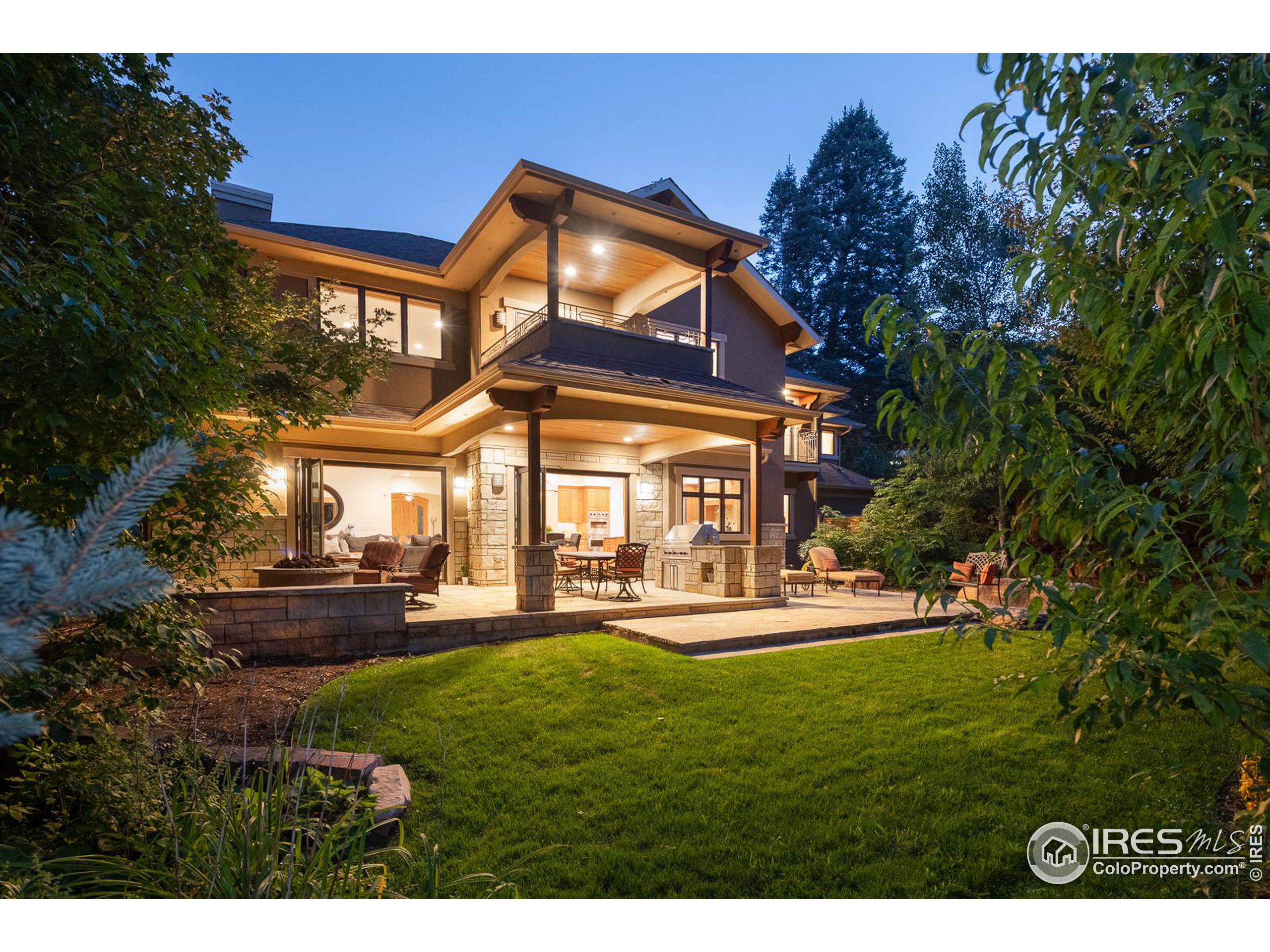 1401 Mariposa Ave
