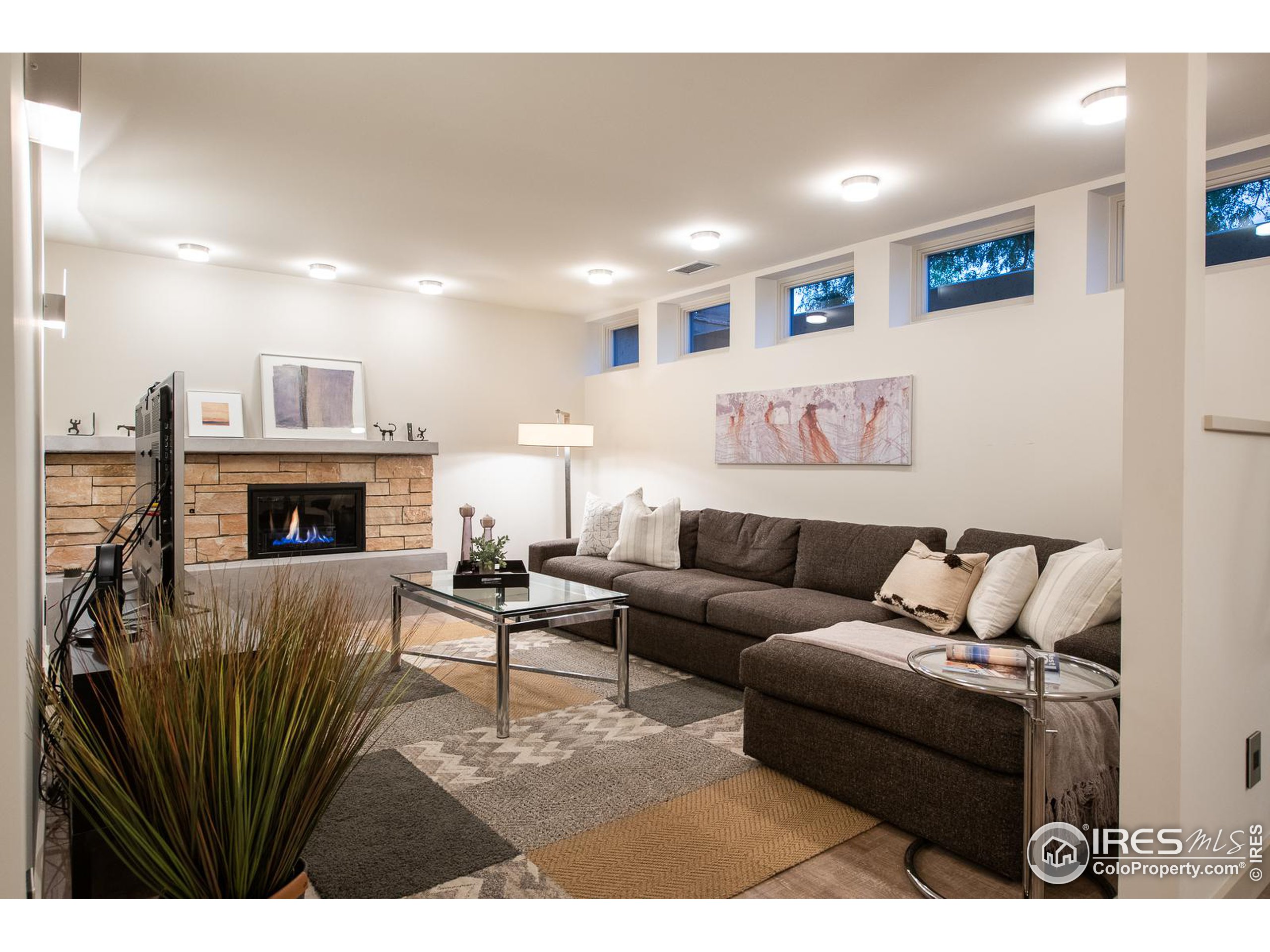 1431 Bluebell Ave