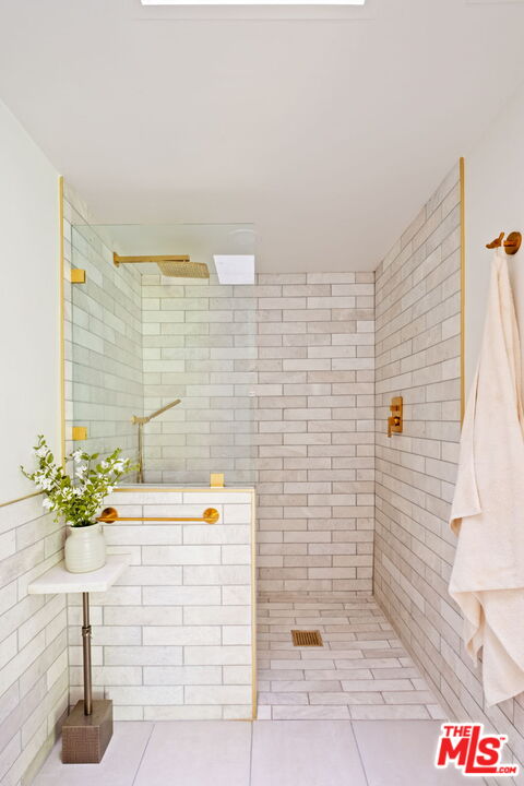 207 S Oakland Ave Unit: A