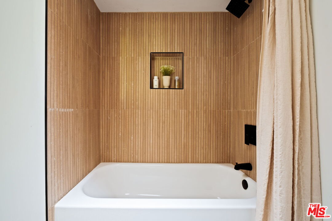 207 S Oakland Ave Unit: A