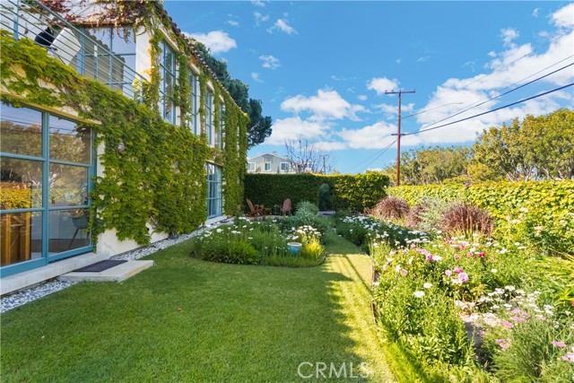 24722 Santa Clara