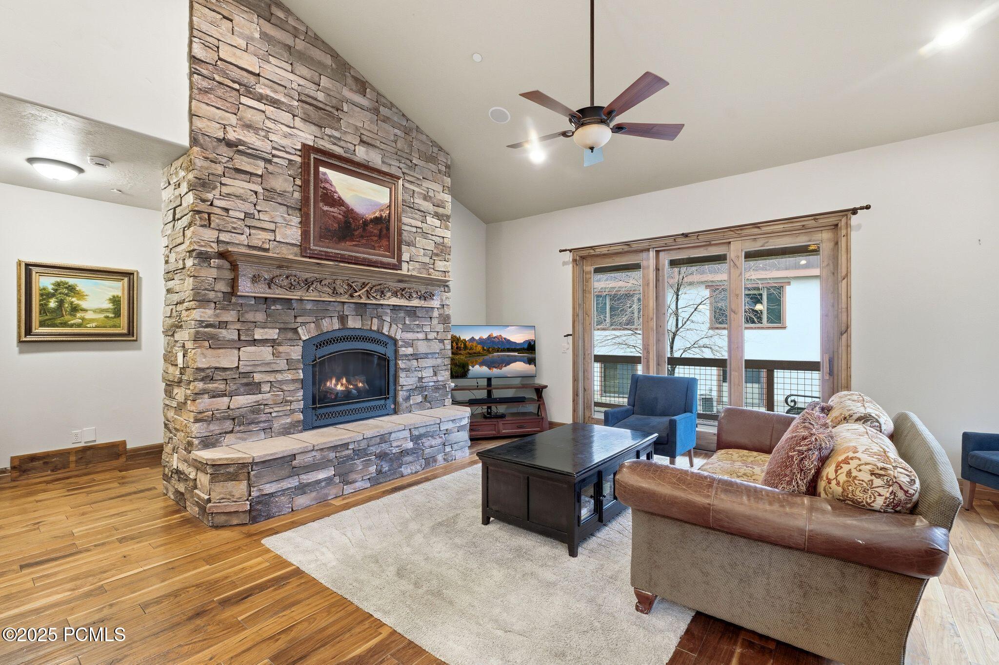 1273 W Stillwater Drive