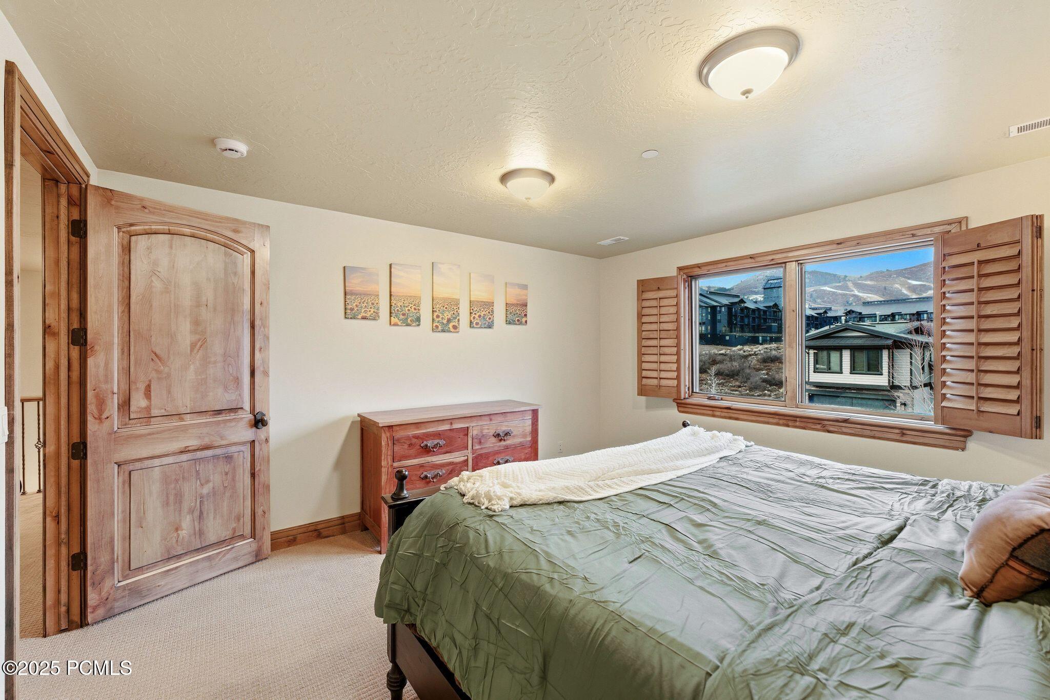 1273 W Stillwater Drive