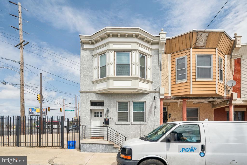 2843 W Montgomery Ave