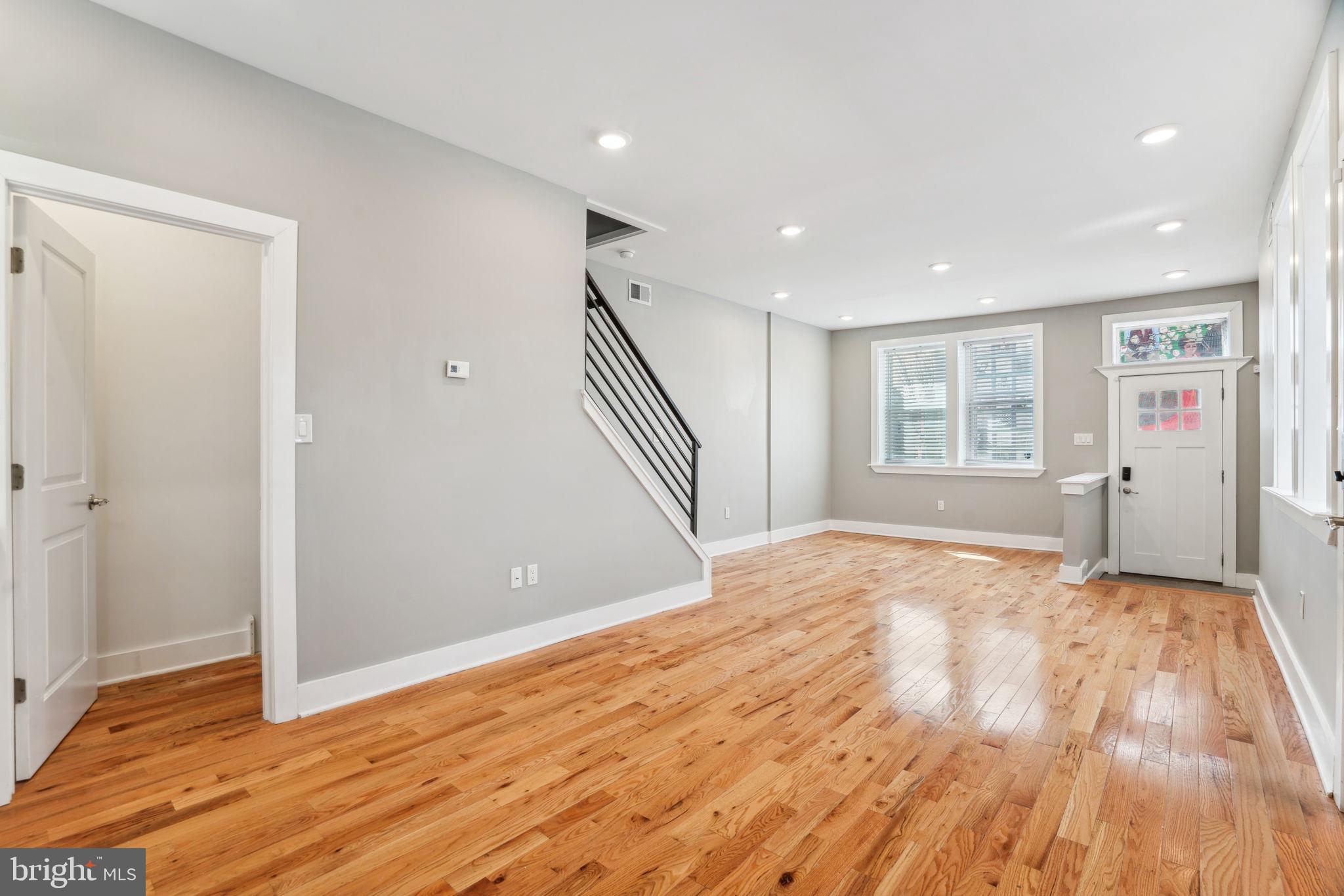 2843 W Montgomery Ave