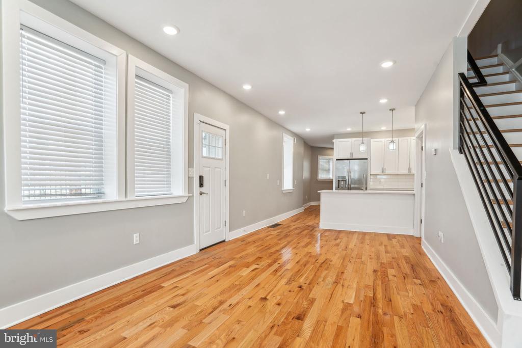 2843 W Montgomery Ave