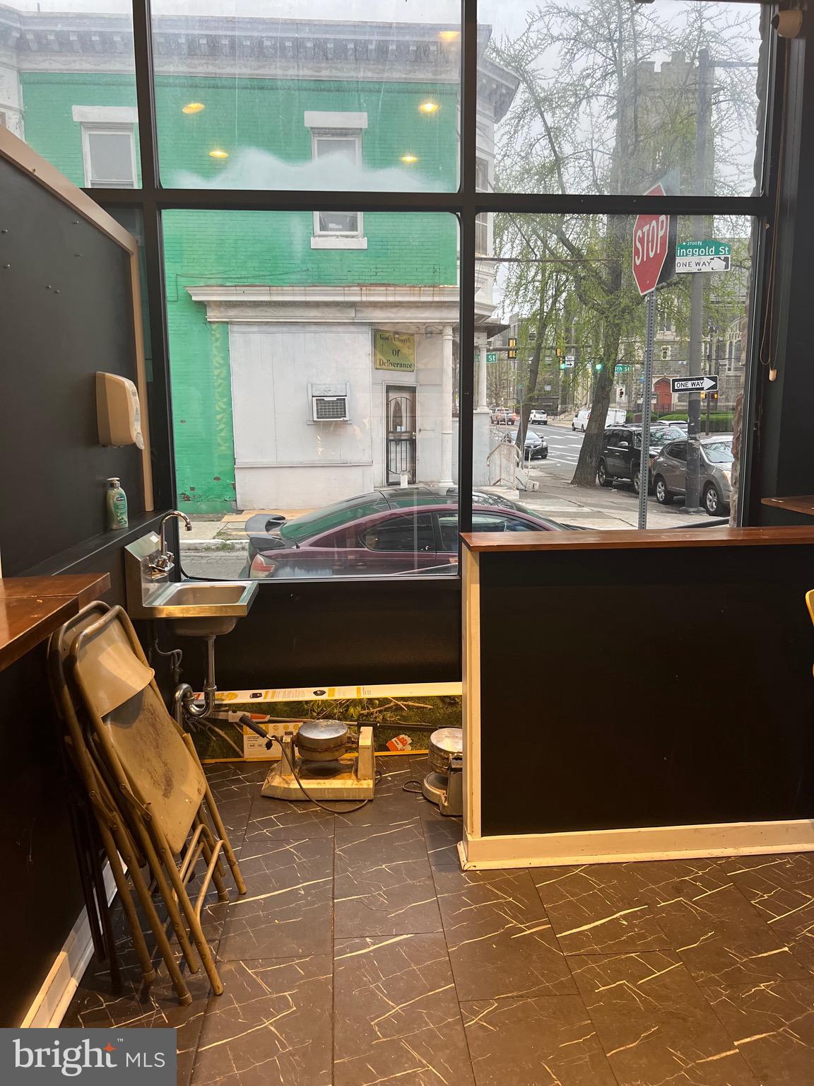 2415 W Lehigh Ave