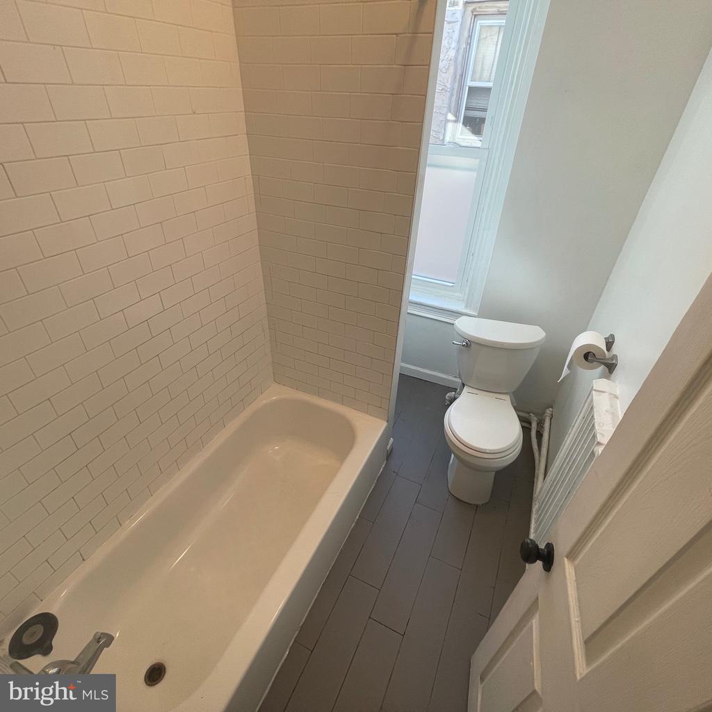 5545 LOCUST STREET