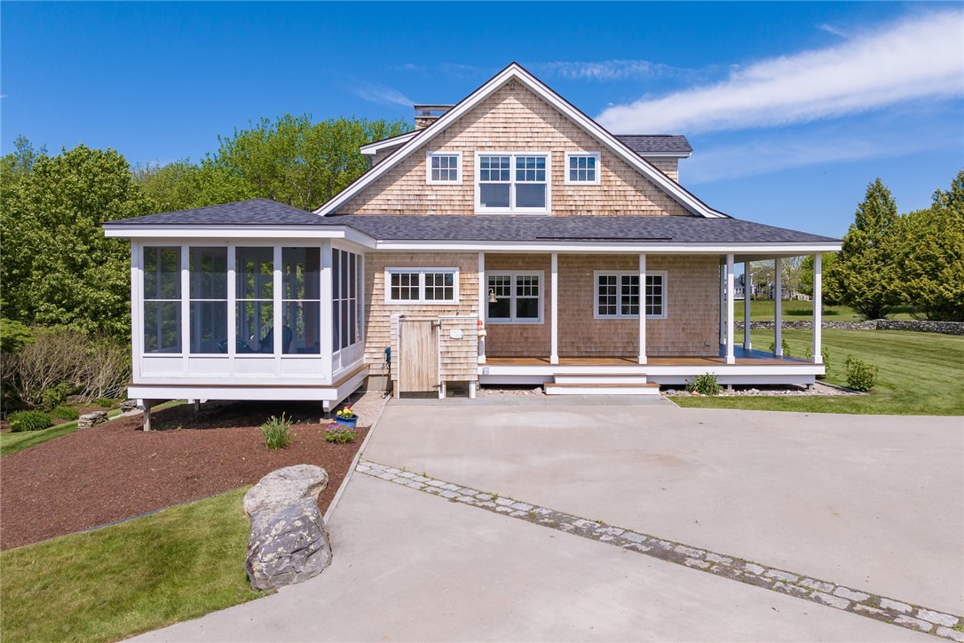 6 Moorings Way