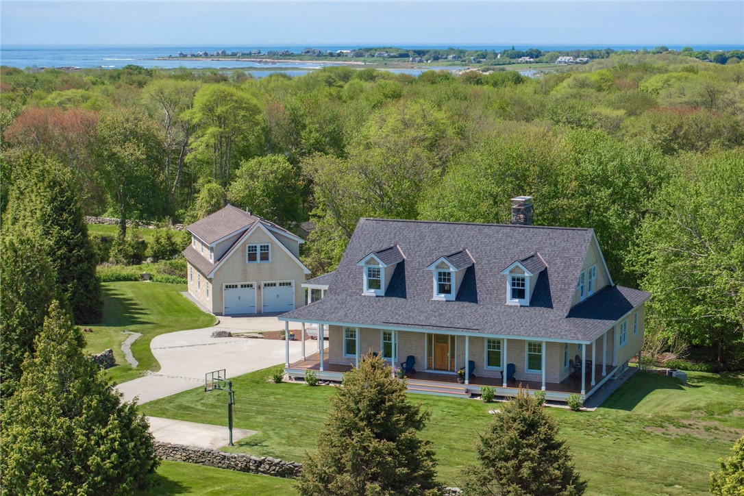 6 Moorings Way