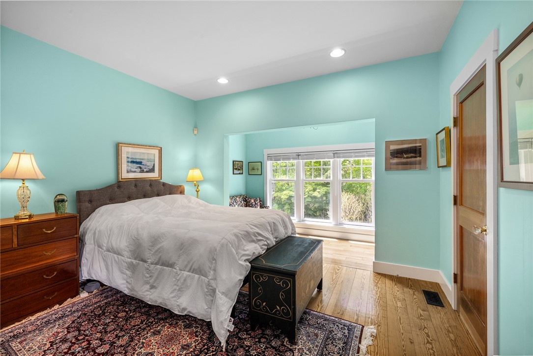 6 Moorings Way