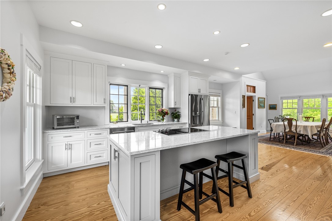 6 Moorings Way