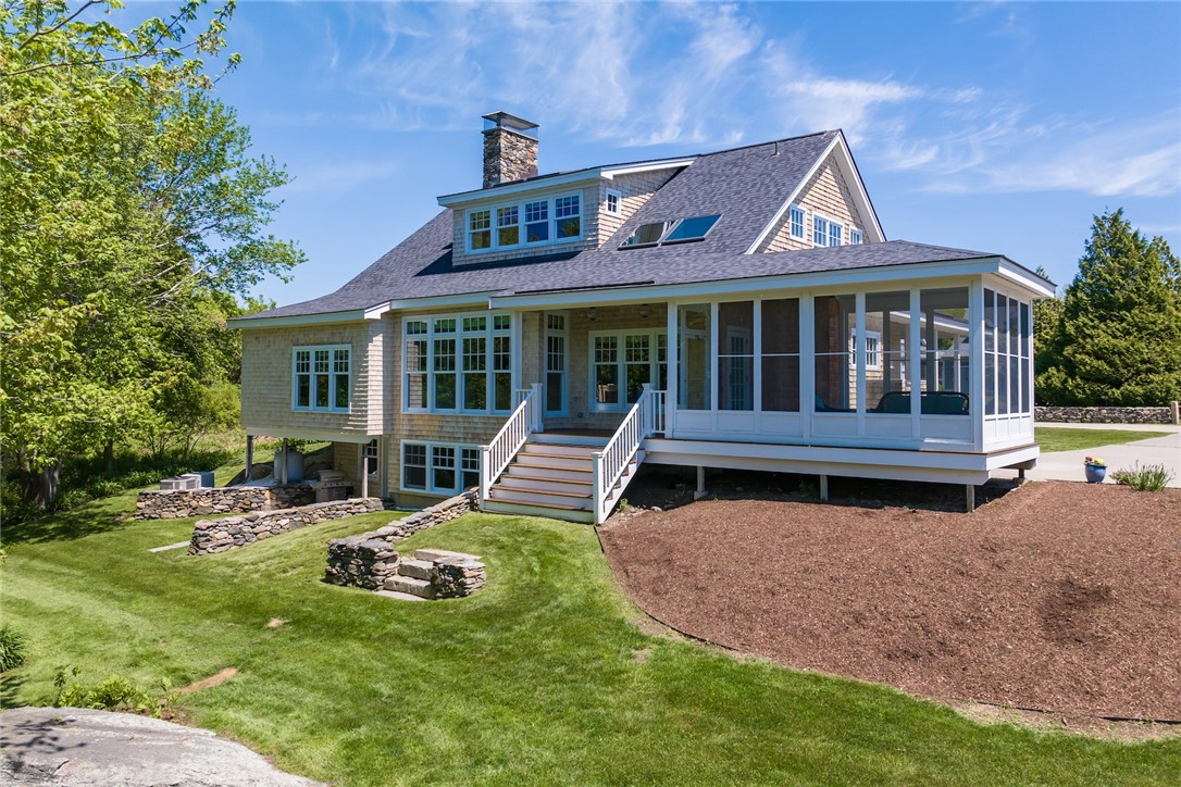 6 Moorings Way