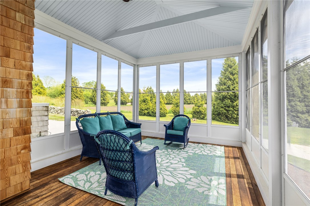 6 Moorings Way