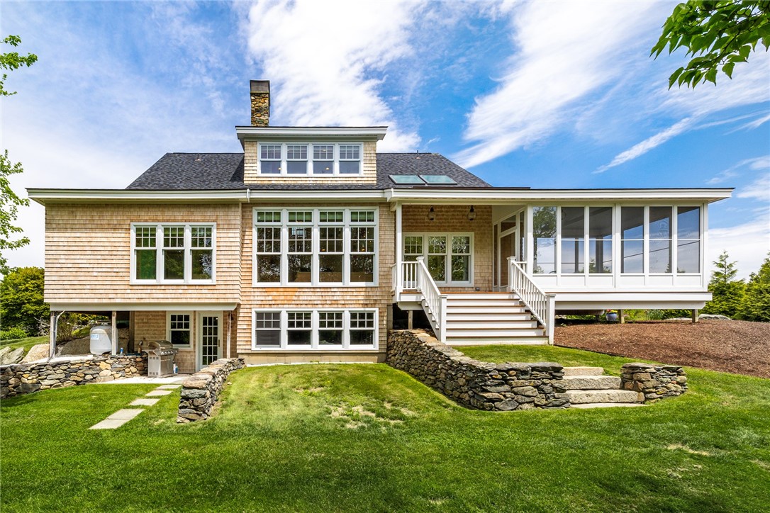 6 Moorings Way