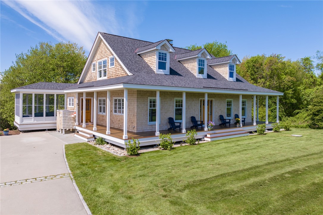 6 Moorings Way