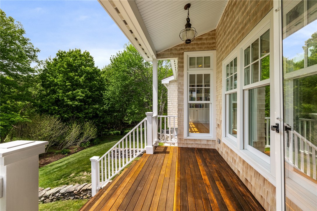 6 Moorings Way