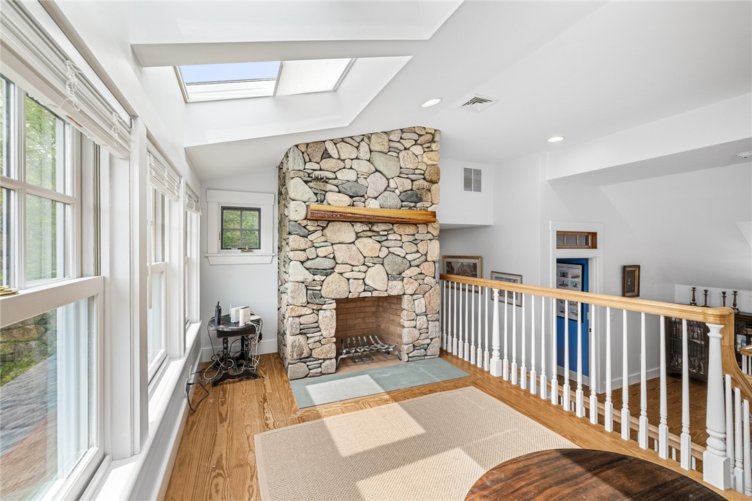 6 Moorings Way