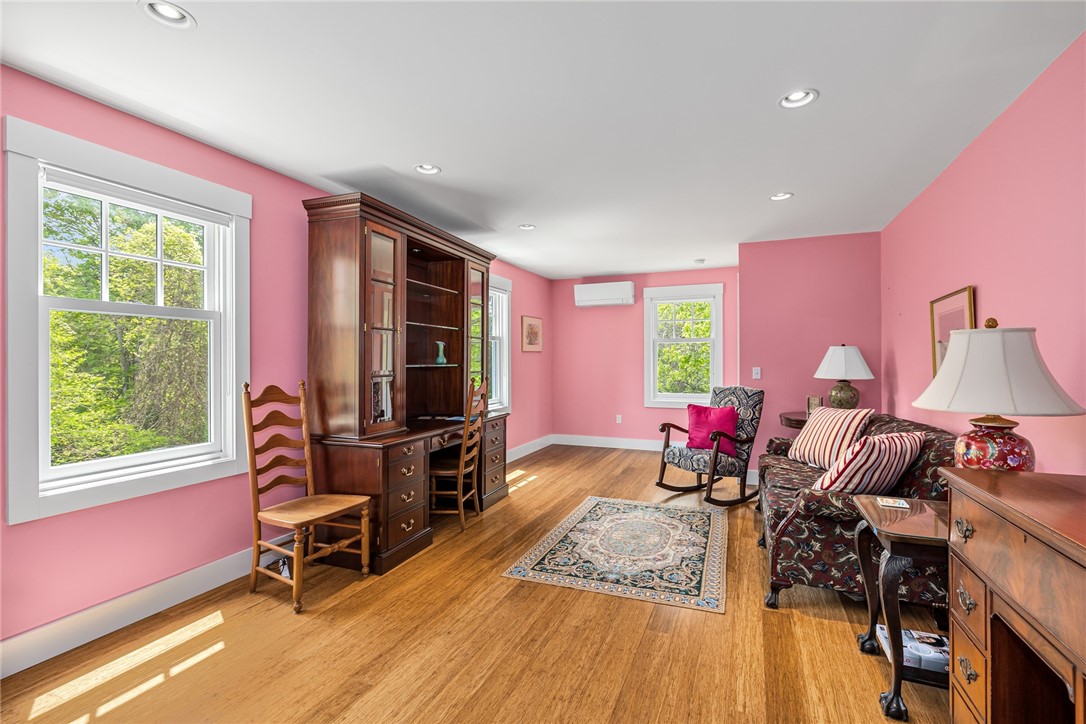6 Moorings Way