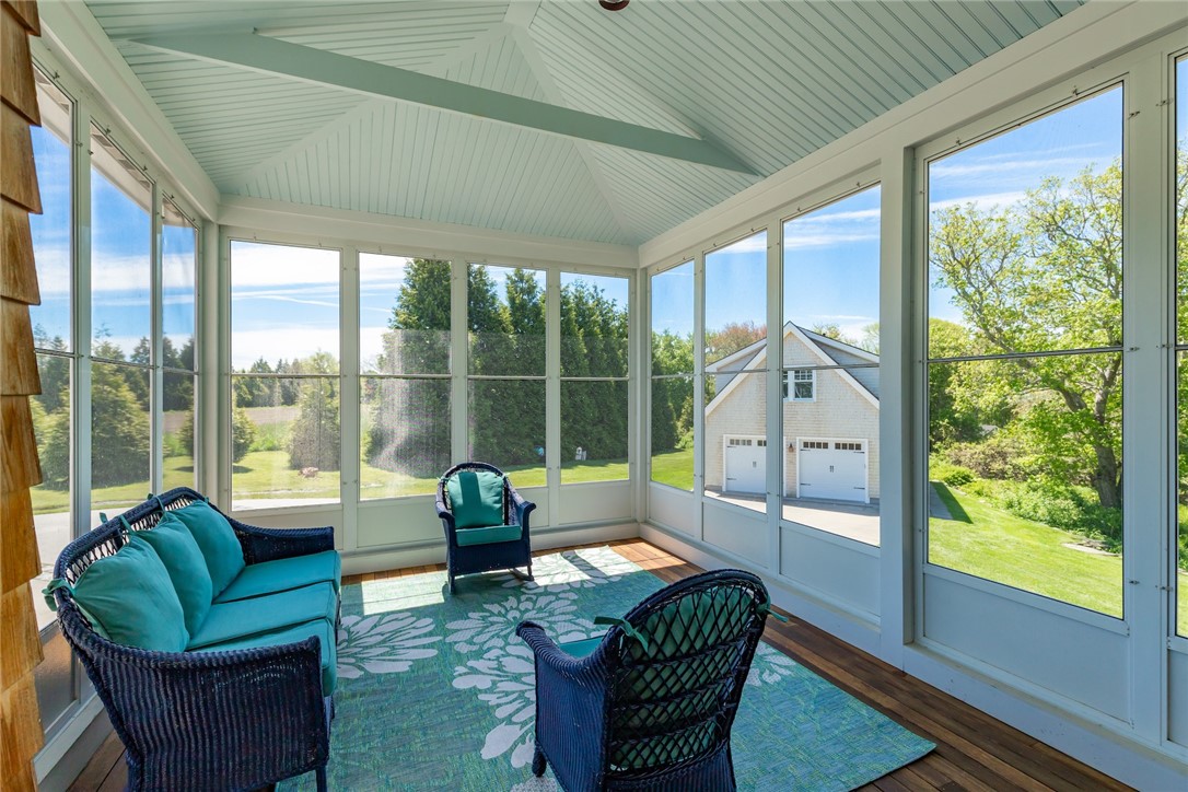 6 Moorings Way