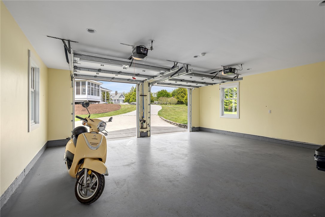 6 Moorings Way