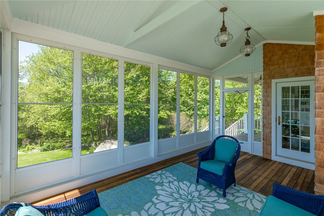 6 Moorings Way