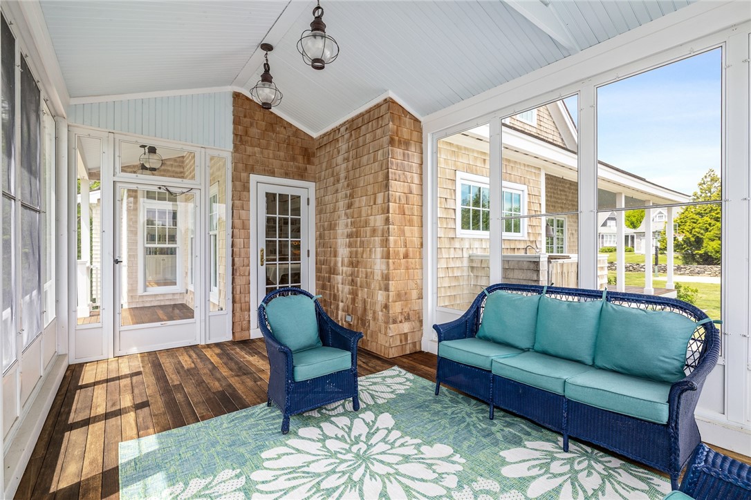 6 Moorings Way