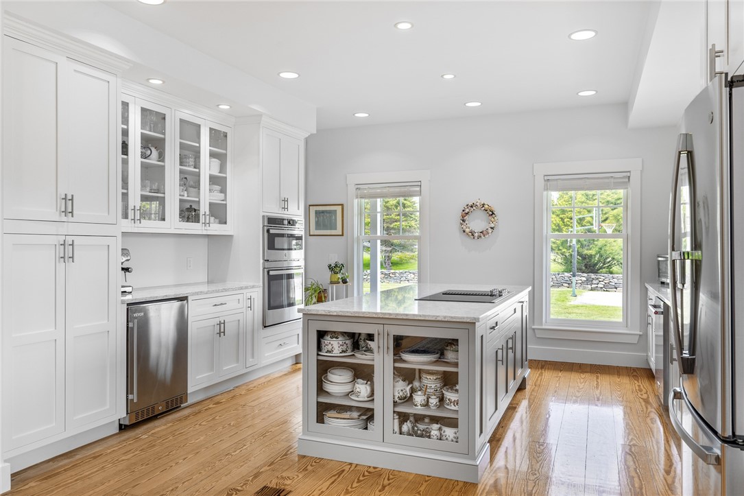 6 Moorings Way