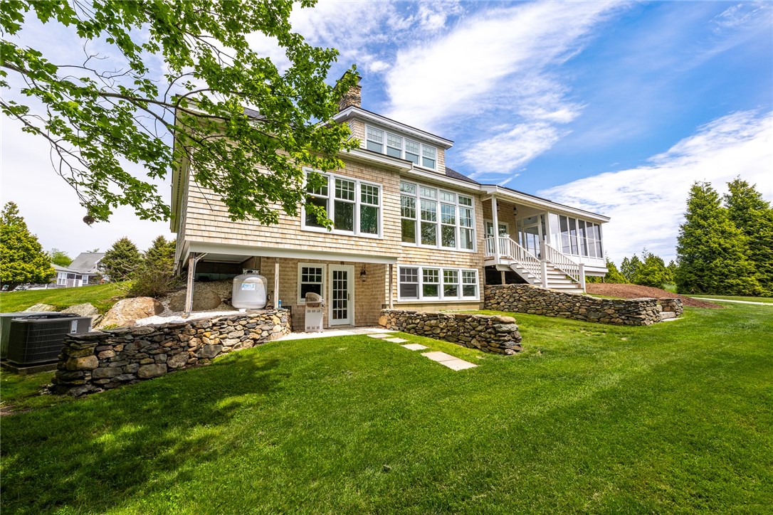 6 Moorings Way