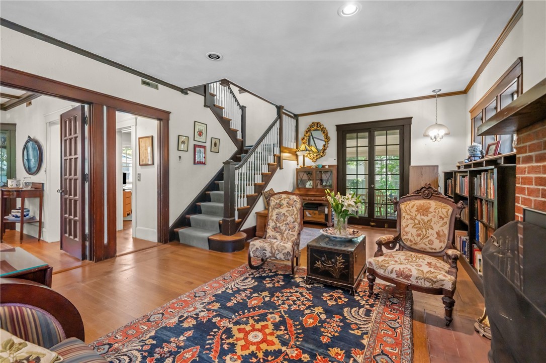 11 Grotto Avenue