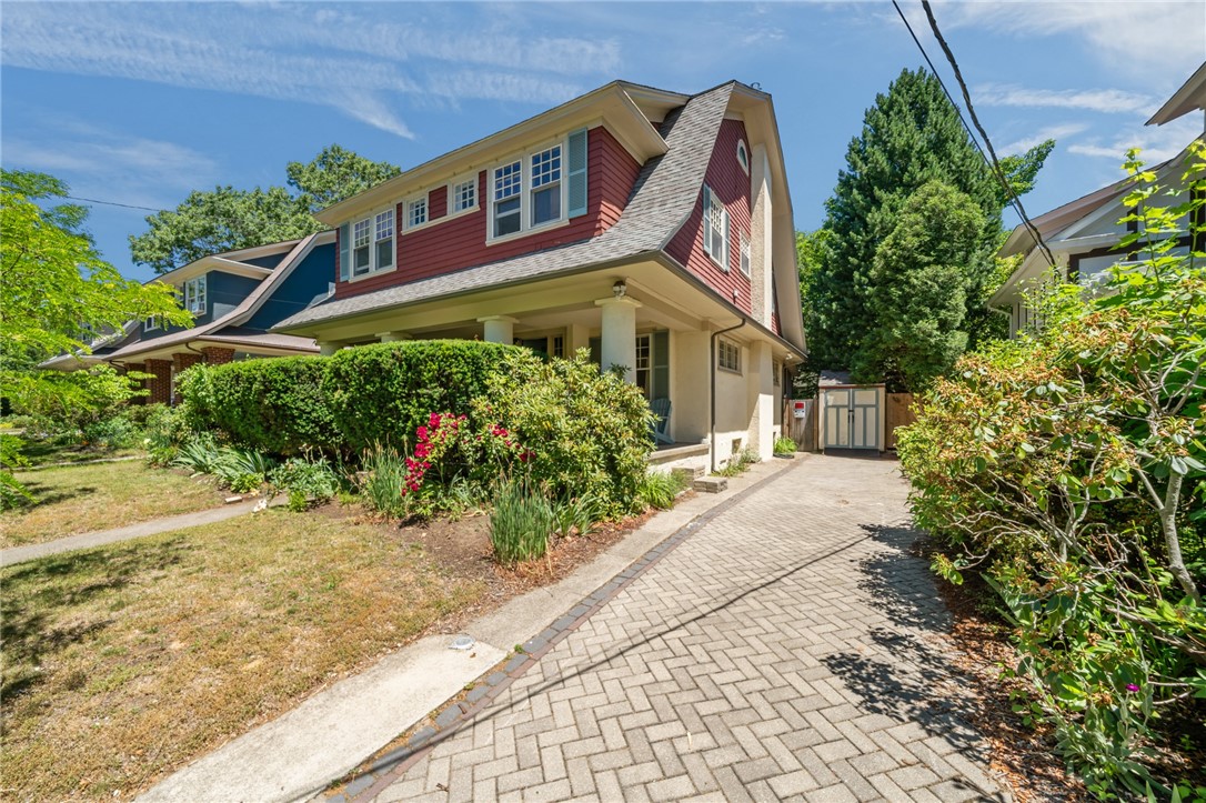 11 Grotto Avenue