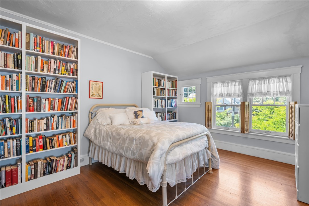 11 Grotto Avenue