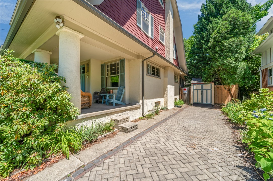 11 Grotto Avenue