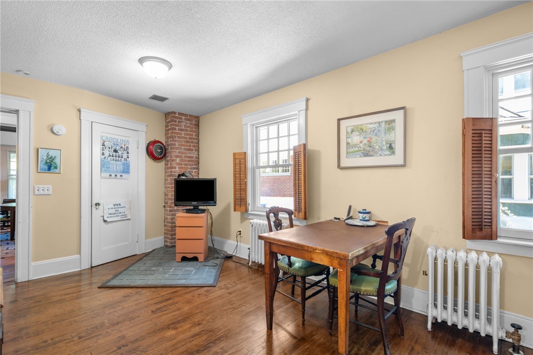 11 Grotto Avenue