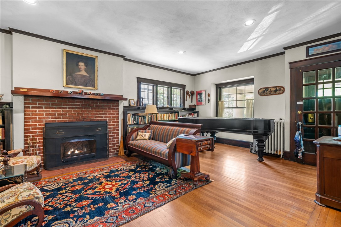 11 Grotto Avenue