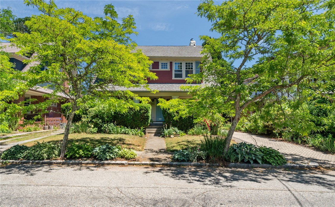 11 Grotto Avenue