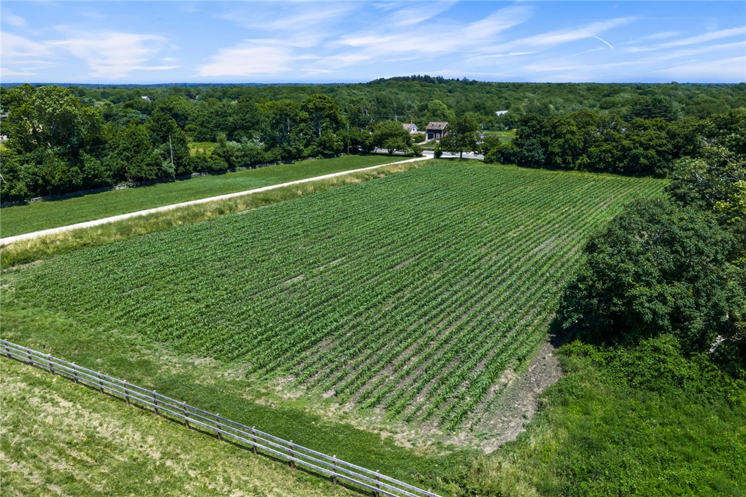6 Bay Farm Lane