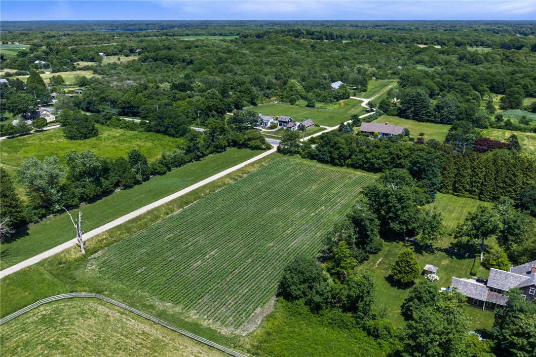 6 Bay Farm Lane