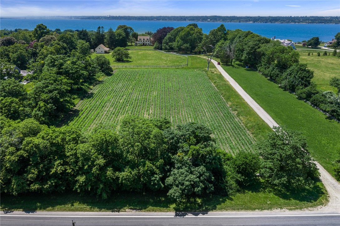 6 Bay Farm Lane