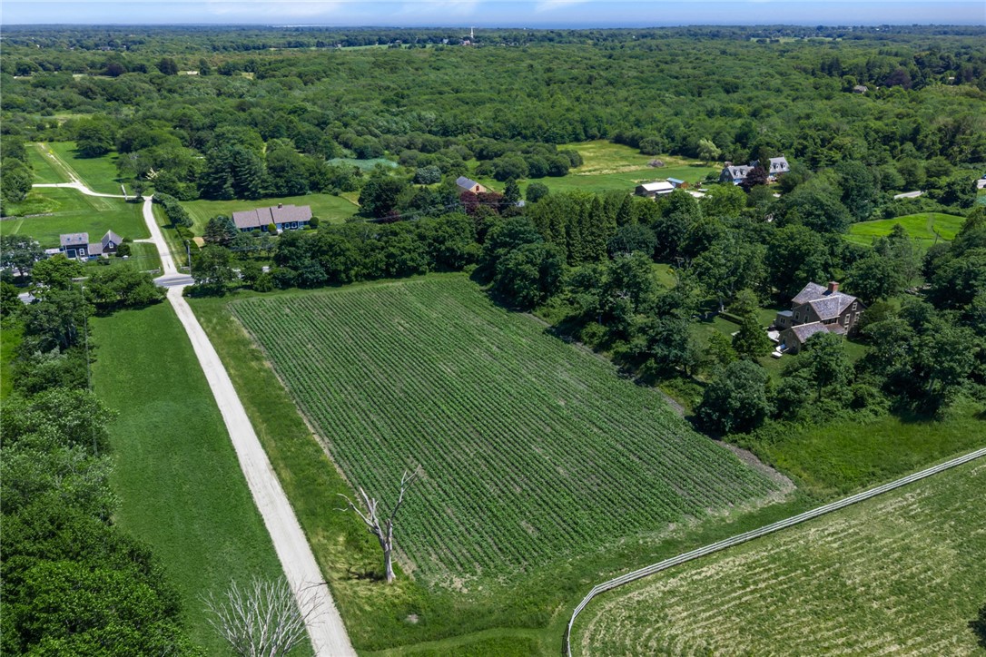 6 Bay Farm Lane