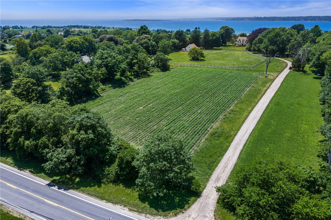 6 Bay Farm Lane