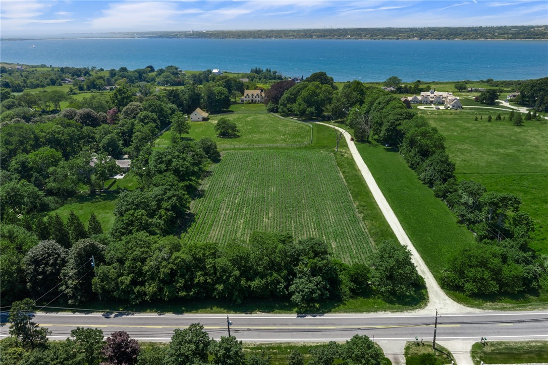 6 Bay Farm Lane
