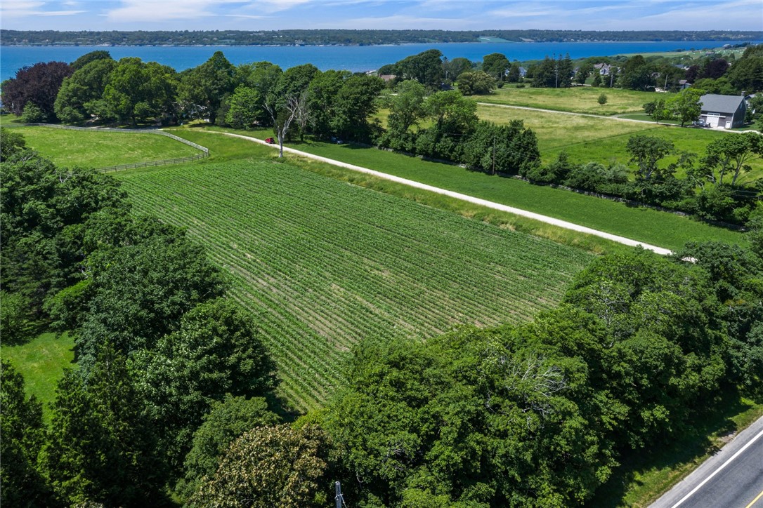 6 Bay Farm Lane