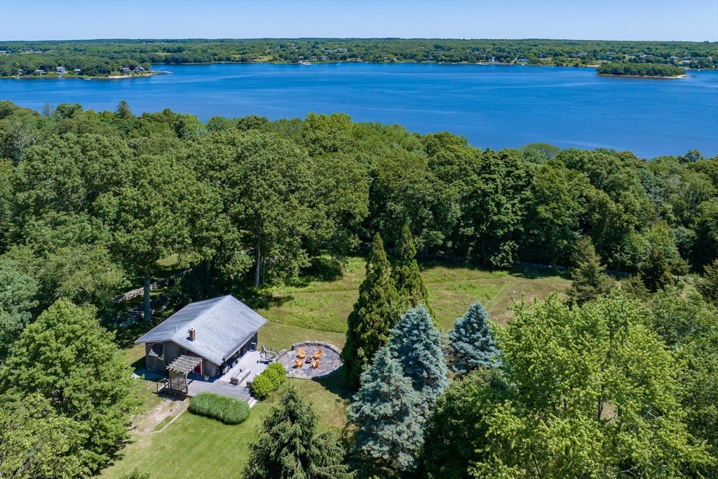 1404 Drift Road