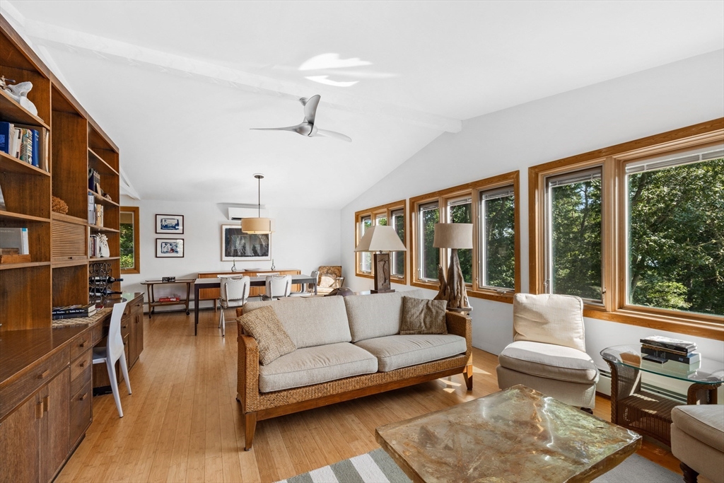 1404 Drift Road