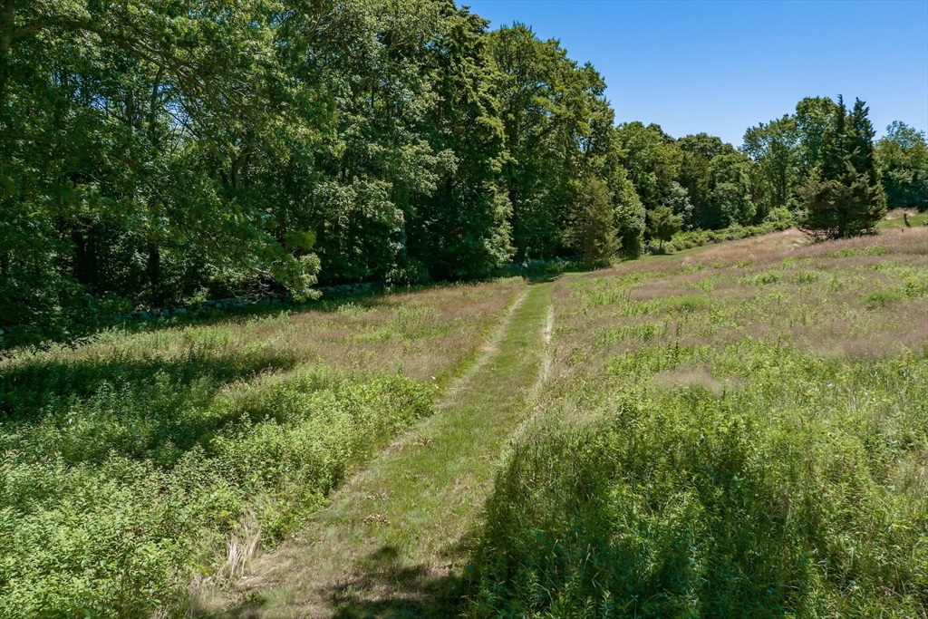 1404 Drift Road