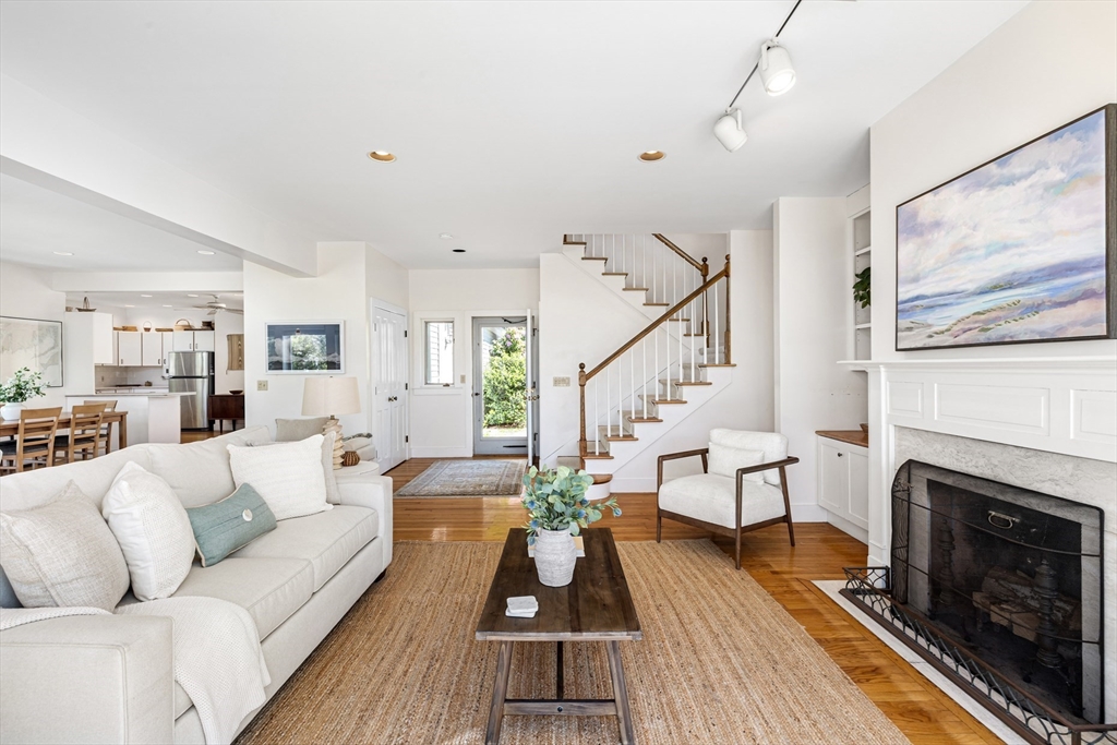 185 Howland